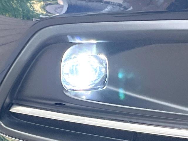 フィット ｅ：ＨＥＶリュクス　全周囲カメラ　衝突被害軽減システム　レーダークルーズ　禁煙車　レザーシート　コーナーセンサー　スマートキー　ＬＥＤヘッド　ＥＴＣ２．０　オートハイビーム　車線逸脱警報　オートライト　オートエアコン（32枚目）