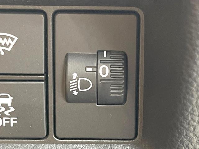 フィット ｅ：ＨＥＶリュクス　全周囲カメラ　衝突被害軽減システム　レーダークルーズ　禁煙車　レザーシート　コーナーセンサー　スマートキー　ＬＥＤヘッド　ＥＴＣ２．０　オートハイビーム　車線逸脱警報　オートライト　オートエアコン（74枚目）