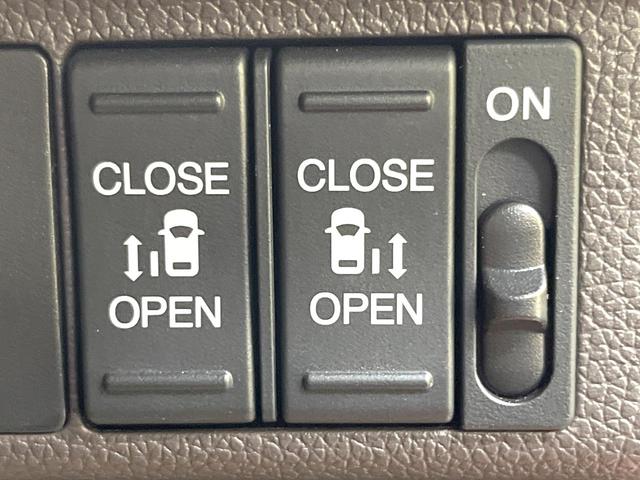 フリード G 両側電動ドア 純正SDナビ バックカメラ 衝突被害軽減システム レーダークルーズ 禁煙車 スマートキー LEDヘッド ETC 車線逸脱警報 オートライト オートエアコン Bluetooth CD(3枚目)