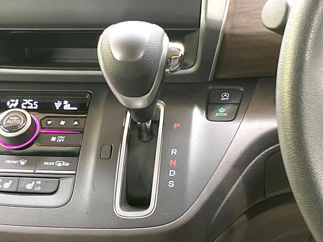 フリード G 両側電動ドア 純正SDナビ バックカメラ 衝突被害軽減システム レーダークルーズ 禁煙車 スマートキー LEDヘッド ETC 車線逸脱警報 オートライト オートエアコン Bluetooth CD(57枚目)