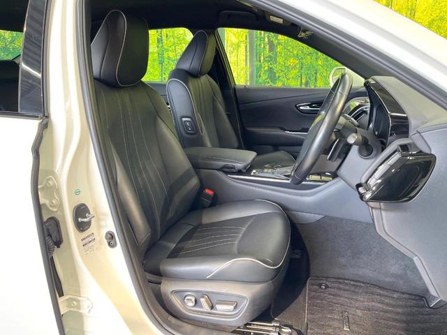 クラウンハイブリッド ＲＳアドバンス　メーカーＳＤナビ　バックカメラ　衝突被害軽減システム　１００Ｖ電源　レーダークルーズ　禁煙車　前席シートエアコン　パドルシフト　ドラレコ　スマートキー　ＬＥＤヘッド　ＥＴＣ２．０　オートハイビーム（8枚目）