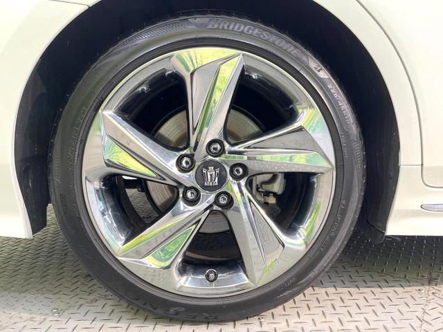 クラウンハイブリッド ＲＳアドバンス　メーカーＳＤナビ　バックカメラ　衝突被害軽減システム　１００Ｖ電源　レーダークルーズ　禁煙車　前席シートエアコン　パドルシフト　ドラレコ　スマートキー　ＬＥＤヘッド　ＥＴＣ２．０　オートハイビーム（13枚目）