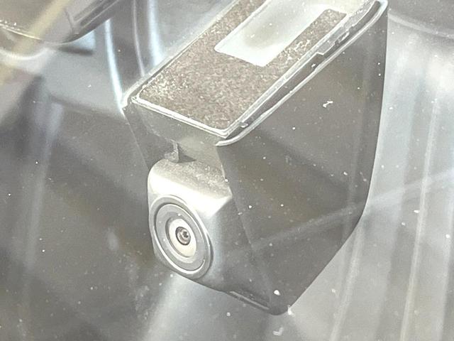 クラウンハイブリッド ＲＳアドバンス　メーカーＳＤナビ　バックカメラ　衝突被害軽減システム　１００Ｖ電源　レーダークルーズ　禁煙車　前席シートエアコン　パドルシフト　ドラレコ　スマートキー　ＬＥＤヘッド　ＥＴＣ２．０　オートハイビーム（35枚目）