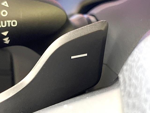 クラウンハイブリッド ＲＳアドバンス　メーカーＳＤナビ　バックカメラ　衝突被害軽減システム　１００Ｖ電源　レーダークルーズ　禁煙車　前席シートエアコン　パドルシフト　ドラレコ　スマートキー　ＬＥＤヘッド　ＥＴＣ２．０　オートハイビーム（37枚目）