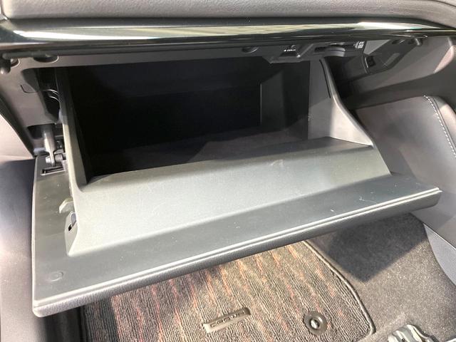 クラウンハイブリッド ＲＳアドバンス　メーカーＳＤナビ　バックカメラ　衝突被害軽減システム　１００Ｖ電源　レーダークルーズ　禁煙車　前席シートエアコン　パドルシフト　ドラレコ　スマートキー　ＬＥＤヘッド　ＥＴＣ２．０　オートハイビーム（71枚目）