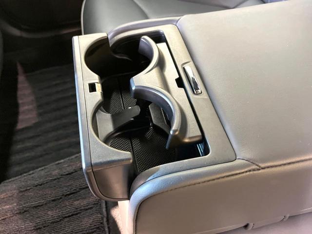 クラウンハイブリッド ＲＳアドバンス　メーカーＳＤナビ　バックカメラ　衝突被害軽減システム　１００Ｖ電源　レーダークルーズ　禁煙車　前席シートエアコン　パドルシフト　ドラレコ　スマートキー　ＬＥＤヘッド　ＥＴＣ２．０　オートハイビーム（72枚目）