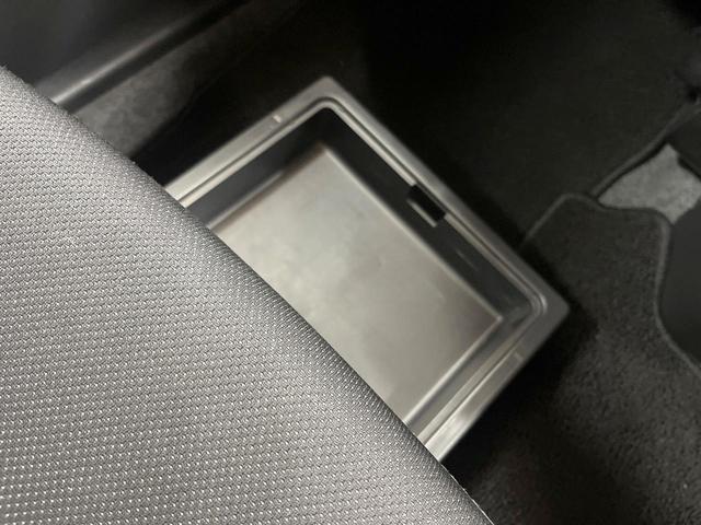 ステラ カスタムR 禁煙車 HIDヘッドランプ ETC 純正14インチアルミ CDオーディオ ファブリックシート 電動格納ミラー パワーウィンドウ パワーステアリング プライバシーガラス(7枚目)