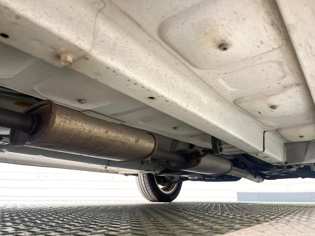 ステラ カスタムR 禁煙車 HIDヘッドランプ ETC 純正14インチアルミ CDオーディオ ファブリックシート 電動格納ミラー パワーウィンドウ パワーステアリング プライバシーガラス(21枚目)