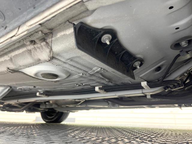 ヴィッツ F 純正SDナビ バックカメラ 衝突被害軽減システム 禁煙車 ビルトインETC オートハイビーム 車線逸脱警報 Bluetooth CD 地デジ 電動格納ミラー 横滑り防止装置 ヘッドライトレベライザー(22枚目)