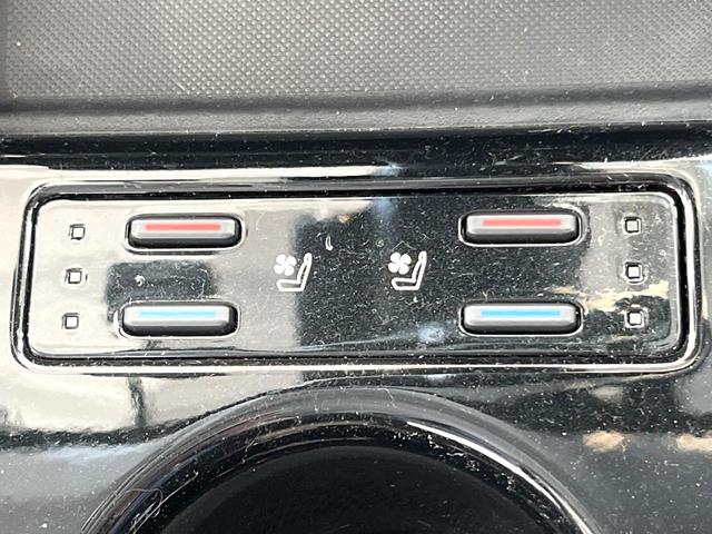 プリウス Aプレミアム 純正9型SDナビ 本革シート バックカメラ 衝突被害軽減システム 100V電源 レーダークルーズ 前席シートエアコン パワーシート ドラレコ コーナーセンサー スマートキー LEDヘッド ETC(37枚目)