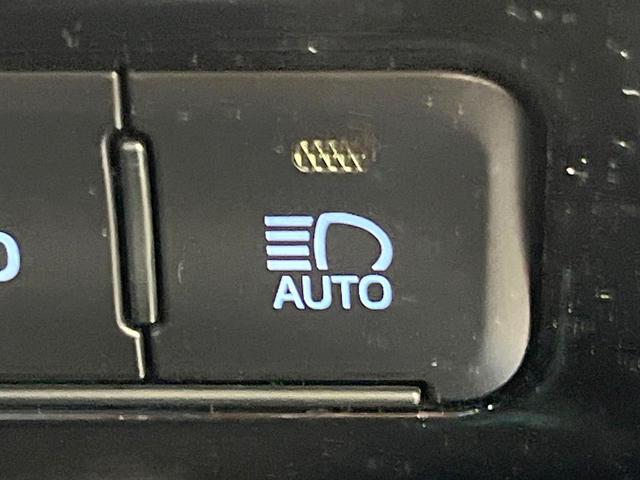 プリウス Aプレミアム 純正9型SDナビ 本革シート バックカメラ 衝突被害軽減システム 100V電源 レーダークルーズ 前席シートエアコン パワーシート ドラレコ コーナーセンサー スマートキー LEDヘッド ETC(44枚目)