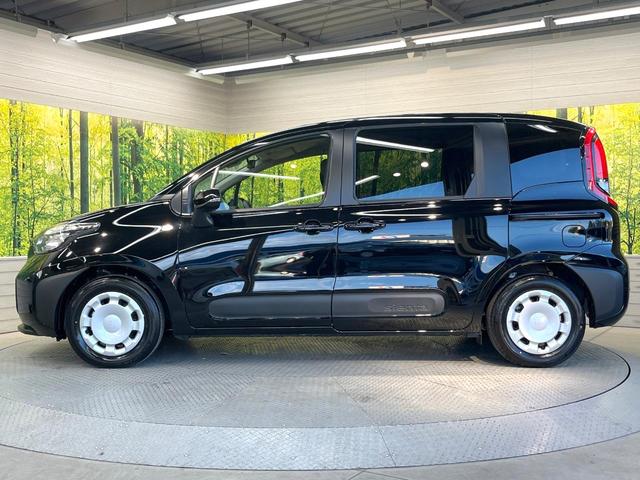 シエンタ ハイブリッドＧ　登録済未使用車　両側電動ドア　全周囲カメラ　衝突被害軽減システム　レーダークルーズ　コーナーセンサー　スマートキー　ＬＥＤヘッド　ビルトインＥＴＣ　オートハイビーム　車線逸脱警報　オートライト（25枚目）