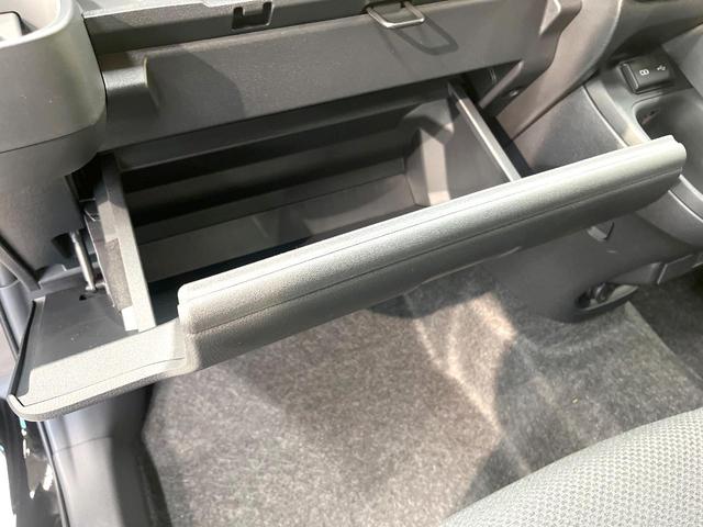 シエンタ ハイブリッドＧ　登録済未使用車　両側電動ドア　全周囲カメラ　衝突被害軽減システム　レーダークルーズ　コーナーセンサー　スマートキー　ＬＥＤヘッド　ビルトインＥＴＣ　オートハイビーム　車線逸脱警報　オートライト（56枚目）