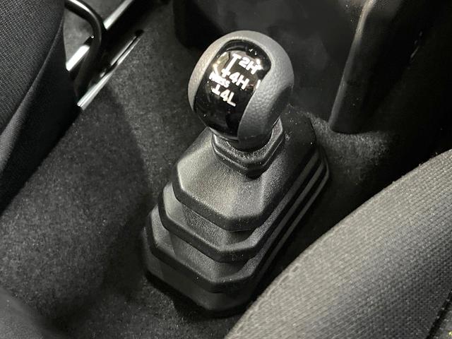 ジムニー XC 4WD ターボ 届出済未使用車 衝突被害軽減システム コーナーセンサー スマートキー LEDヘッド クルコン シートヒーター オートハイビーム オートライト オートエアコン 純正16インチアルミ(3枚目)