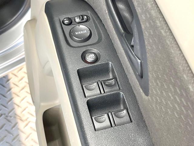 ゼスト D 純正DVDナビ 禁煙車 スマートキー オートエアコン CD 電動格納ミラー 盗難防止システム 衝突安全ボディー ドアバイザー ベンチシート パワーウィンドウ(6枚目)