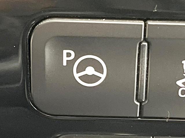 プリウス Aプレミアム ツーリングセレクション 純正SDナビ バックカメラ 衝突被害軽減システム レーダークルーズ レザーシート パワーシート コーナーセンサー スマートキー LEDヘッド ビルトインETC パークアシスト オートエアコン(6枚目)