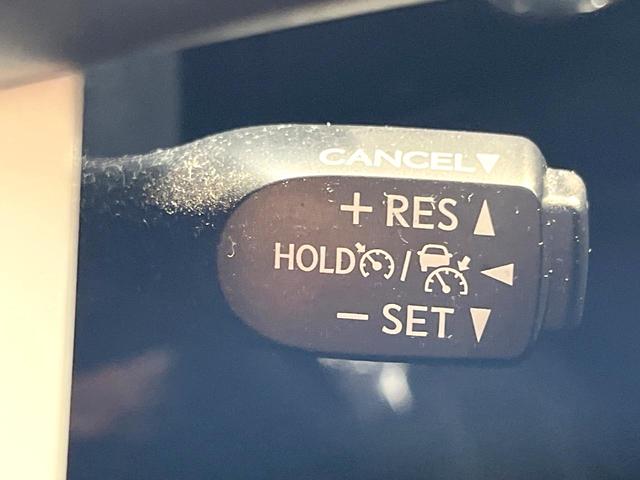 プリウス Aプレミアム ツーリングセレクション 純正SDナビ バックカメラ 衝突被害軽減システム レーダークルーズ レザーシート パワーシート コーナーセンサー スマートキー LEDヘッド ビルトインETC パークアシスト オートエアコン(7枚目)