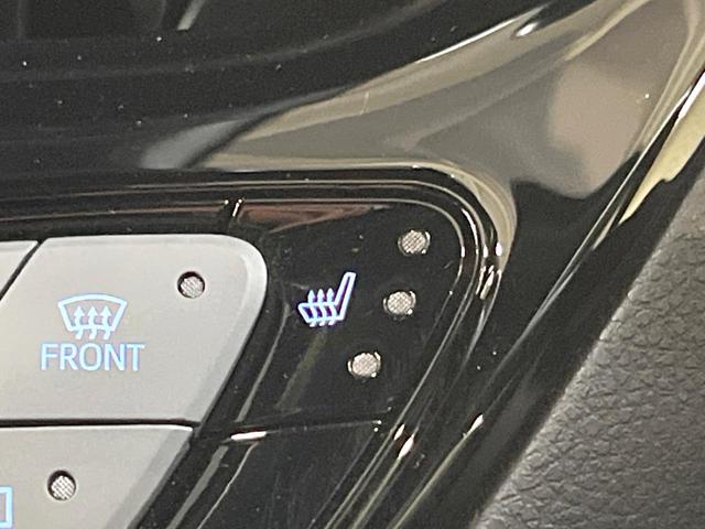 C-HR G 純正8型ディスプレイオーディオ バックカメラ 衝突軽減装置 レーダークルーズ 禁煙車 ハーフレザーシート シートヒーター ドラレコ スマートキー LEDヘッド ビルトインETC オートハイビーム(7枚目)