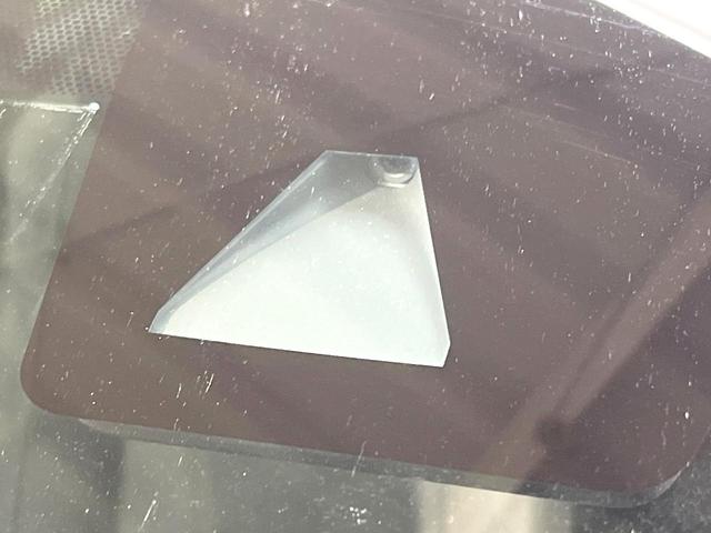 C-HR S 純正9型SDナビ バックカメラ 衝突被害軽減システム レーダークルーズ 禁煙車 スマートキー LEDヘッド ビルトインETC オートハイビーム 車線逸脱警報 オートライト デュアルエアコン(3枚目)