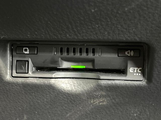 C-HR S 純正9型SDナビ バックカメラ 衝突被害軽減システム レーダークルーズ 禁煙車 スマートキー LEDヘッド ビルトインETC オートハイビーム 車線逸脱警報 オートライト デュアルエアコン(7枚目)