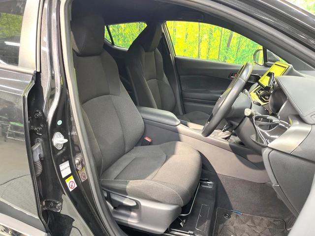 C-HR S 純正9型SDナビ バックカメラ 衝突被害軽減システム レーダークルーズ 禁煙車 スマートキー LEDヘッド ビルトインETC オートハイビーム 車線逸脱警報 オートライト デュアルエアコン(8枚目)