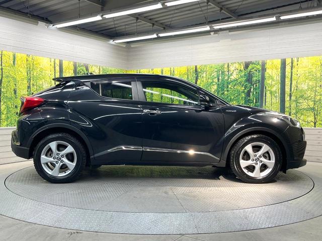 C-HR S 純正9型SDナビ バックカメラ 衝突被害軽減システム レーダークルーズ 禁煙車 スマートキー LEDヘッド ビルトインETC オートハイビーム 車線逸脱警報 オートライト デュアルエアコン(27枚目)