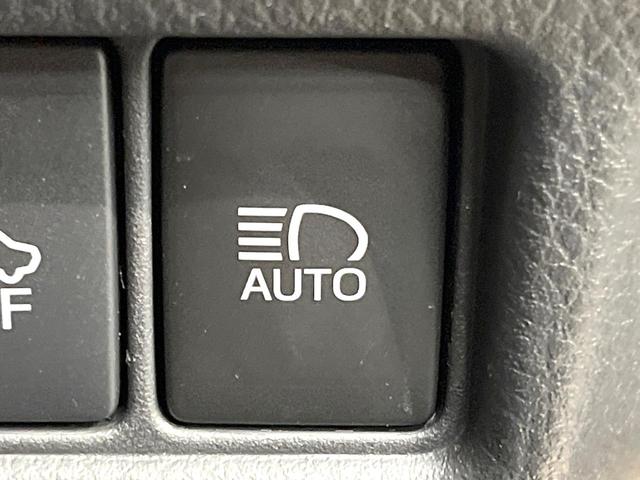 C-HR S 純正9型SDナビ バックカメラ 衝突被害軽減システム レーダークルーズ 禁煙車 スマートキー LEDヘッド ビルトインETC オートハイビーム 車線逸脱警報 オートライト デュアルエアコン(51枚目)