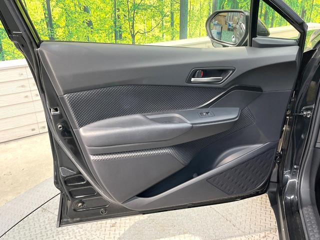 C-HR S 純正9型SDナビ バックカメラ 衝突被害軽減システム レーダークルーズ 禁煙車 スマートキー LEDヘッド ビルトインETC オートハイビーム 車線逸脱警報 オートライト デュアルエアコン(63枚目)