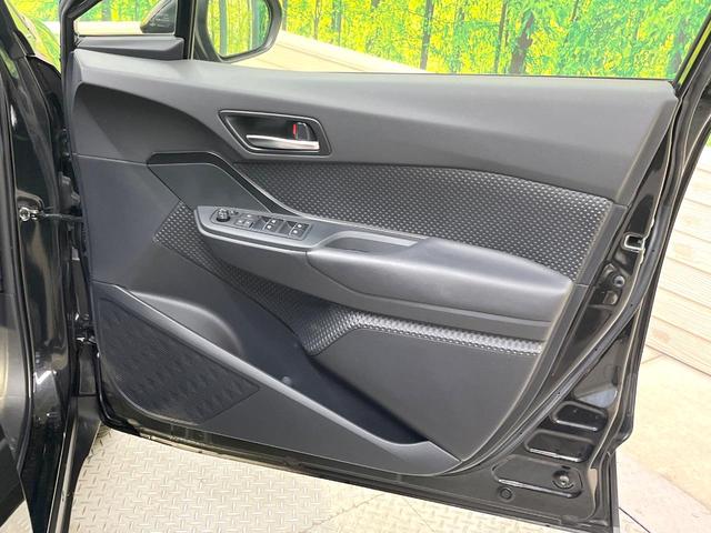 C-HR S 純正9型SDナビ バックカメラ 衝突被害軽減システム レーダークルーズ 禁煙車 スマートキー LEDヘッド ビルトインETC オートハイビーム 車線逸脱警報 オートライト デュアルエアコン(64枚目)