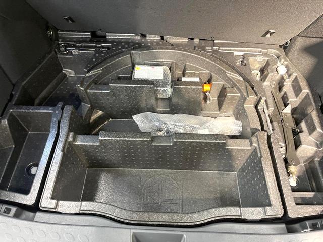 C-HR S 純正9型SDナビ バックカメラ 衝突被害軽減システム レーダークルーズ 禁煙車 スマートキー LEDヘッド ビルトインETC オートハイビーム 車線逸脱警報 オートライト デュアルエアコン(67枚目)