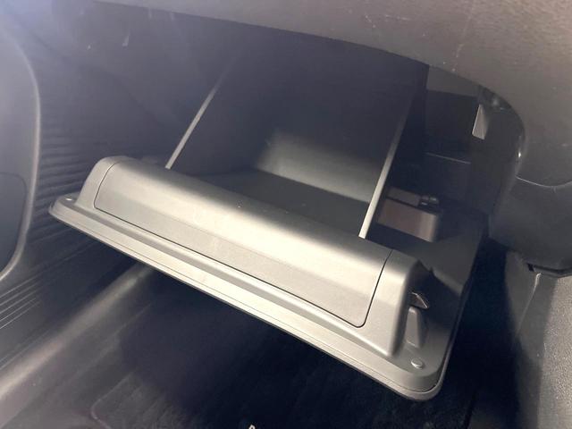 ノート Ｓ　全周囲カメラ　衝突被害軽減システム　禁煙車　コーナーセンサー　スマートキー　ＬＥＤヘッド　ビルトインＥＴＣ　オートハイビーム　車線逸脱警報　オートライト　オートエアコン　ＣＤ　ＬＥＤフォグ（50枚目）