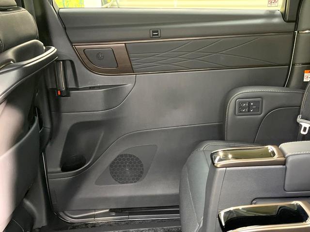 アルファード Z ガラスルーフ 両側電動ドア 後席モニター 全周囲カメラ 衝突被害軽減システム 100V電源 レーダークルーズ 禁煙車 電動リアゲート レザーシート ドラレコ コーナーセンサー スマートキー(61枚目)