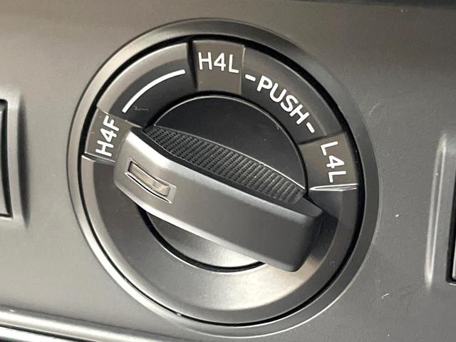 ランドクルーザープラド TX Lパッケージ マットブラックエディション 4WD サンルーフ 全周囲カメラ 衝突被害軽減システム レーダークルーズ 禁煙車 レザーシート 全席シートヒーター コーナーセンサー スマートキー LEDヘッド ETC2.0 オートハイビーム(3枚目)