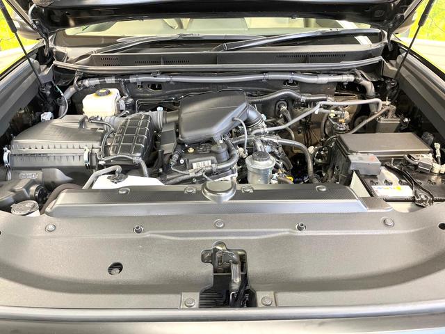 ランドクルーザープラド TX Lパッケージ マットブラックエディション 4WD サンルーフ 全周囲カメラ 衝突被害軽減システム レーダークルーズ 禁煙車 レザーシート 全席シートヒーター コーナーセンサー スマートキー LEDヘッド ETC2.0 オートハイビーム(19枚目)