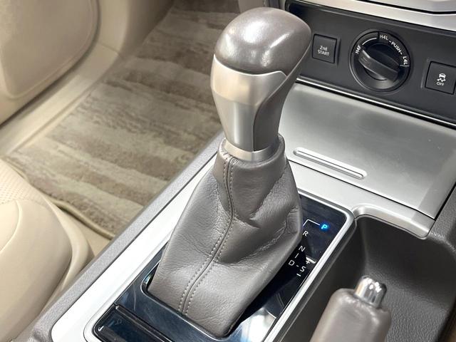 ランドクルーザープラド TX Lパッケージ マットブラックエディション 4WD サンルーフ 全周囲カメラ 衝突被害軽減システム レーダークルーズ 禁煙車 レザーシート 全席シートヒーター コーナーセンサー スマートキー LEDヘッド ETC2.0 オートハイビーム(62枚目)