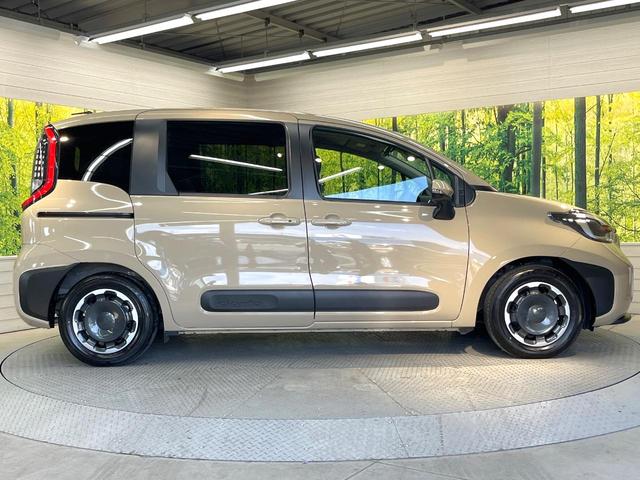 シエンタ ハイブリッドZ 両側電動ドア 全周囲カメラ 衝突被害軽減システム レーダークルーズ 禁煙車 ドラレコ コーナーセンサー スマートキー LEDヘッド ビルトインETC オートハイビーム 車線逸脱警報 オートライト(27枚目)