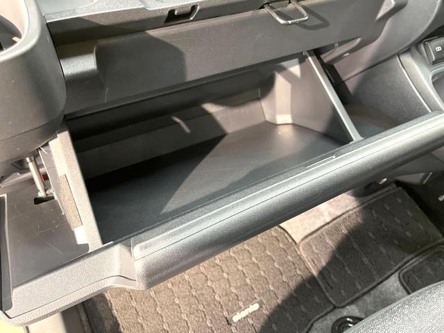 シエンタ ハイブリッドZ 両側電動ドア 全周囲カメラ 衝突被害軽減システム レーダークルーズ 禁煙車 ドラレコ コーナーセンサー スマートキー LEDヘッド ビルトインETC オートハイビーム 車線逸脱警報 オートライト(57枚目)