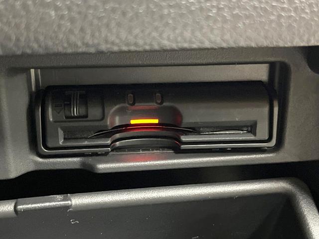 セレナ ハイウェイスター　Ｖセレ＋セーフティＩＩ　ＳＨＶ　両側電動ドア　純正ＳＤナビ　後席モニター　全周囲カメラ　衝突被害軽減システム　禁煙車　コーナーセンサー　スマートキー　ＬＥＤヘッド　ビルトインＥＴＣ　クルコン　オートハイビーム　車線逸脱警報（7枚目）