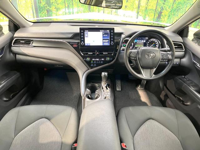 カムリ X バックカメラ 衝突被害軽減システム レーダークルーズ 禁煙車 コーナーセンサー スマートキー LEDヘッド ビルトインETC オートハイビーム 車線逸脱警報 オートライト デュアルエアコン(2枚目)