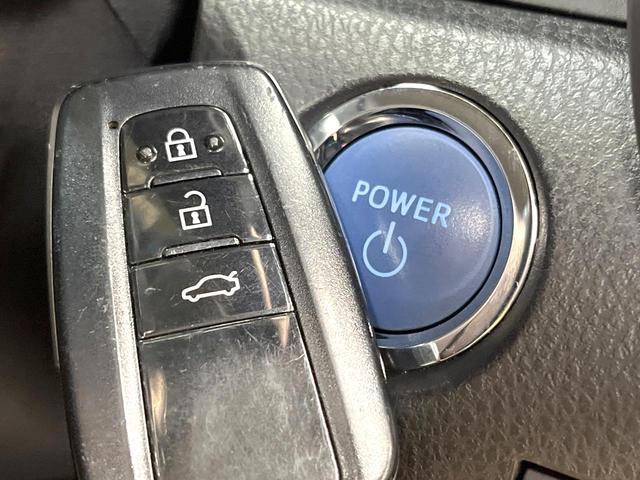 カムリ X バックカメラ 衝突被害軽減システム レーダークルーズ 禁煙車 コーナーセンサー スマートキー LEDヘッド ビルトインETC オートハイビーム 車線逸脱警報 オートライト デュアルエアコン(7枚目)