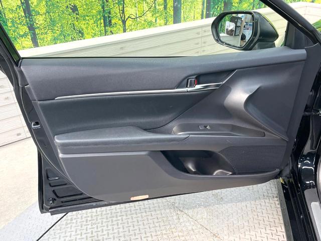 カムリ X バックカメラ 衝突被害軽減システム レーダークルーズ 禁煙車 コーナーセンサー スマートキー LEDヘッド ビルトインETC オートハイビーム 車線逸脱警報 オートライト デュアルエアコン(41枚目)