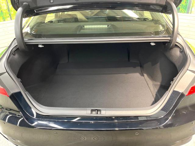 カムリ X バックカメラ 衝突被害軽減システム レーダークルーズ 禁煙車 コーナーセンサー スマートキー LEDヘッド ビルトインETC オートハイビーム 車線逸脱警報 オートライト デュアルエアコン(46枚目)