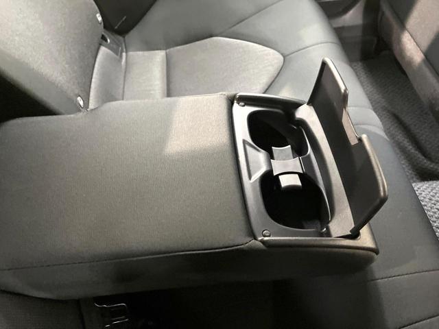 カムリ X バックカメラ 衝突被害軽減システム レーダークルーズ 禁煙車 コーナーセンサー スマートキー LEDヘッド ビルトインETC オートハイビーム 車線逸脱警報 オートライト デュアルエアコン(49枚目)