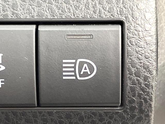 カムリ X バックカメラ 衝突被害軽減システム レーダークルーズ 禁煙車 コーナーセンサー スマートキー LEDヘッド ビルトインETC オートハイビーム 車線逸脱警報 オートライト デュアルエアコン(53枚目)