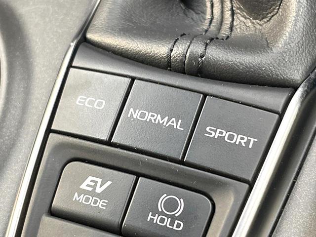 カムリ X バックカメラ 衝突被害軽減システム レーダークルーズ 禁煙車 コーナーセンサー スマートキー LEDヘッド ビルトインETC オートハイビーム 車線逸脱警報 オートライト デュアルエアコン(60枚目)