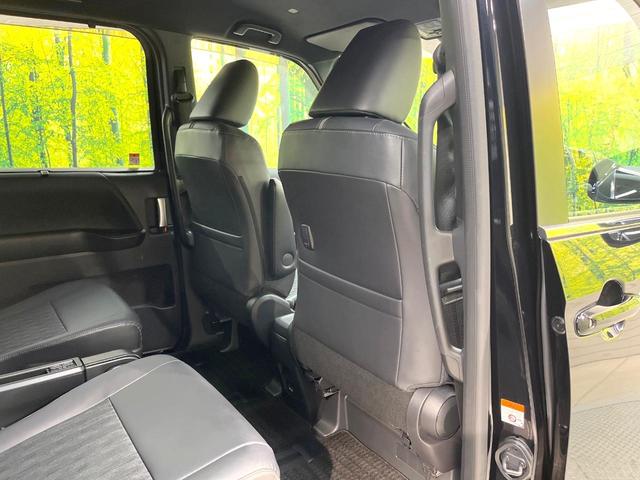 ノア ハイブリッドＳ－Ｚ　両側電動ドア　バックカメラ　衝突被害軽減システム　レーダークルーズ　禁煙車　コーナーセンサー　スマートキー　ＬＥＤヘッド　ＥＴＣ２．０　オートハイビーム　車線逸脱警報　オートライト　デュアルエアコン（61枚目）