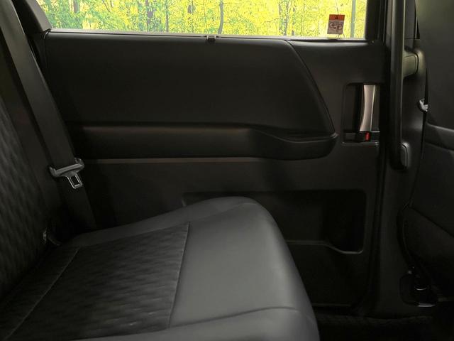 ノア ハイブリッドＳ－Ｚ　両側電動ドア　バックカメラ　衝突被害軽減システム　レーダークルーズ　禁煙車　コーナーセンサー　スマートキー　ＬＥＤヘッド　ＥＴＣ２．０　オートハイビーム　車線逸脱警報　オートライト　デュアルエアコン（68枚目）