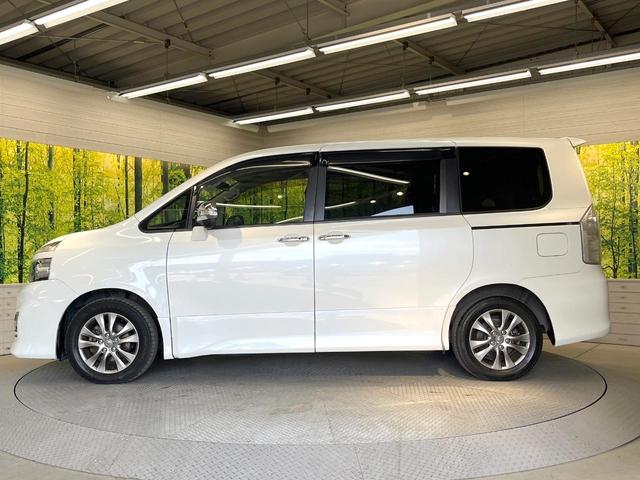 ヴォクシー ZS 煌 両側電動ドア 純正HDDナビ 後席モニター バックカメラ 禁煙車 スマートキー HIDヘッド ビルトインETC オートライト オートエアコン 純正16インチアルミ Bluetooth CD(26枚目)