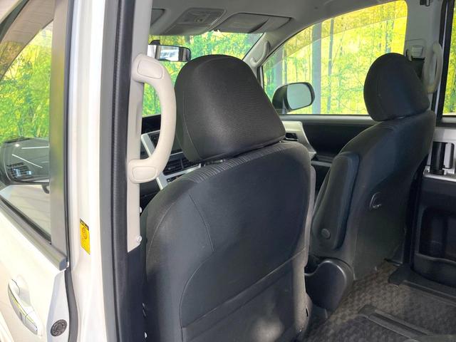 ヴォクシー ZS 煌 両側電動ドア 純正HDDナビ 後席モニター バックカメラ 禁煙車 スマートキー HIDヘッド ビルトインETC オートライト オートエアコン 純正16インチアルミ Bluetooth CD(53枚目)