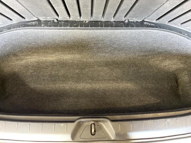 ヴォクシー ZS 煌 両側電動ドア 純正HDDナビ 後席モニター バックカメラ 禁煙車 スマートキー HIDヘッド ビルトインETC オートライト オートエアコン 純正16インチアルミ Bluetooth CD(63枚目)